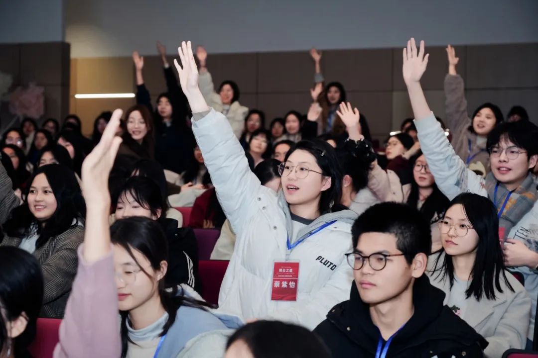 1747905186941353.jpg 640.jpg