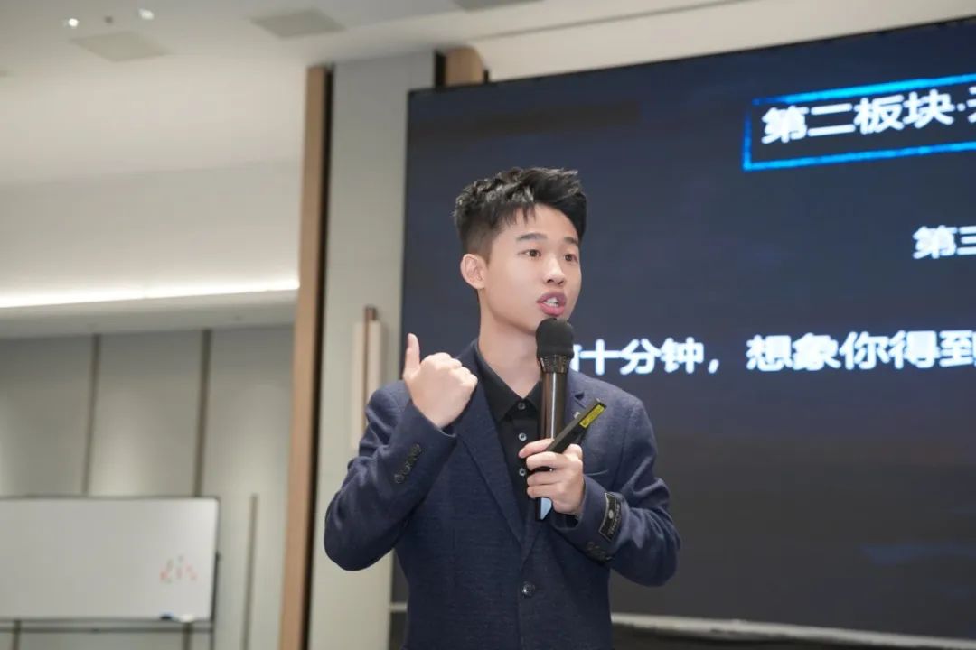 1754370120717654.jpg 640.jpg