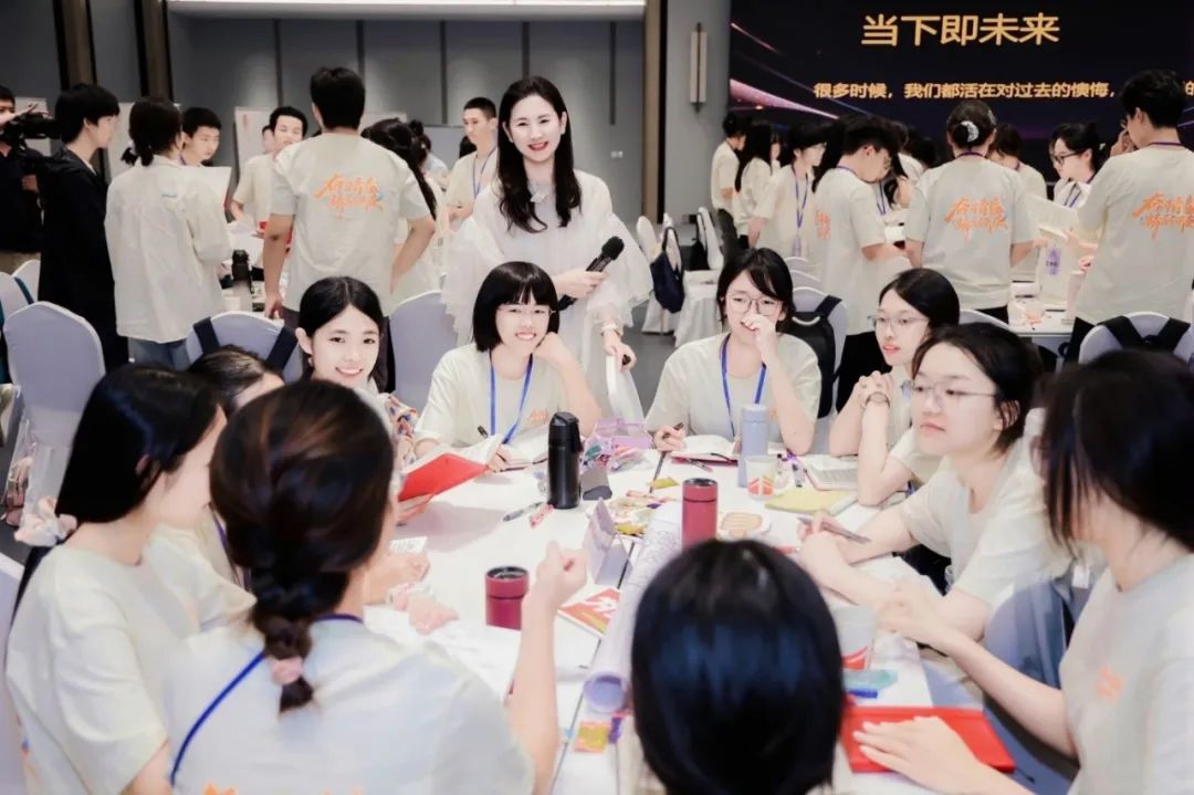 1754993034561986.jpg 640.jpg